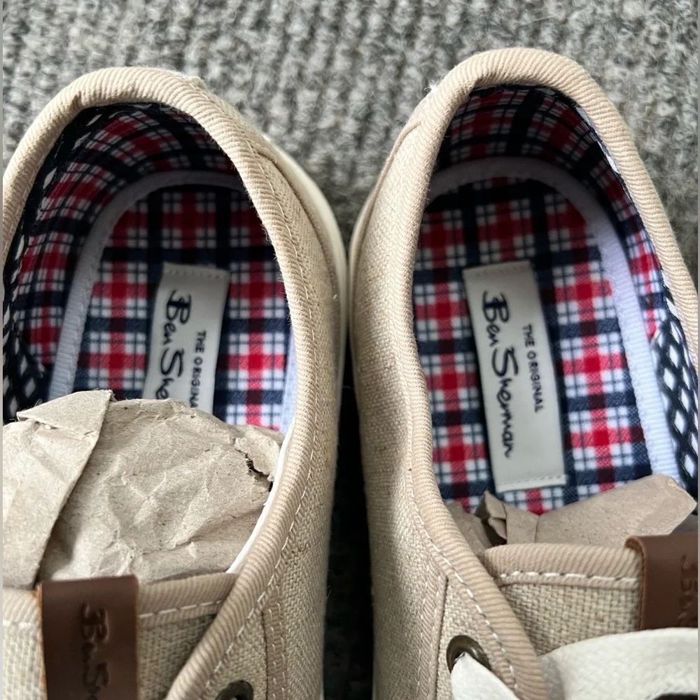 Ben Sherman NWT size 8 men’s/unisex low shoes,sneakers or boat shoes. Tie up.
